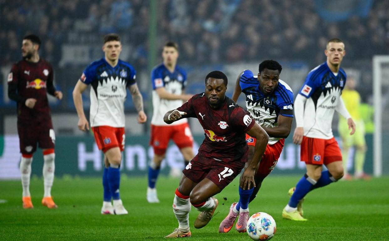 德甲第24轮：莱比锡2-1逆转汉堡，24岁巴西悍将罗慕洛精彩脚后跟破门